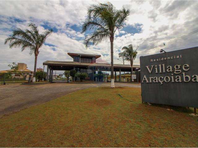 Casa à venda no Condomínio Village Araçoiaba, com 220m², por R$ 996.000,00 - Araçoiaba da Serra-SP