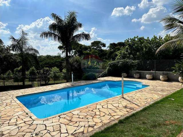 Encanto a beira do Lago no Jardim Ibiti do Paço! Casa a VENDA com 377m2 AC, 970m2 Terreno! Aproveite essa Oportunidade Única!