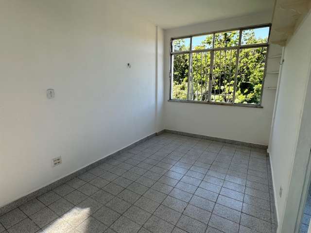 Apartamento quarto e sala amplo.