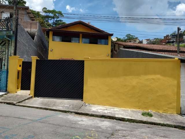 Casa com 270 metros quadrados de área construída, 5 dormitórios, sendo 2 suítes, 5 banheiros - Aceita Permuta!