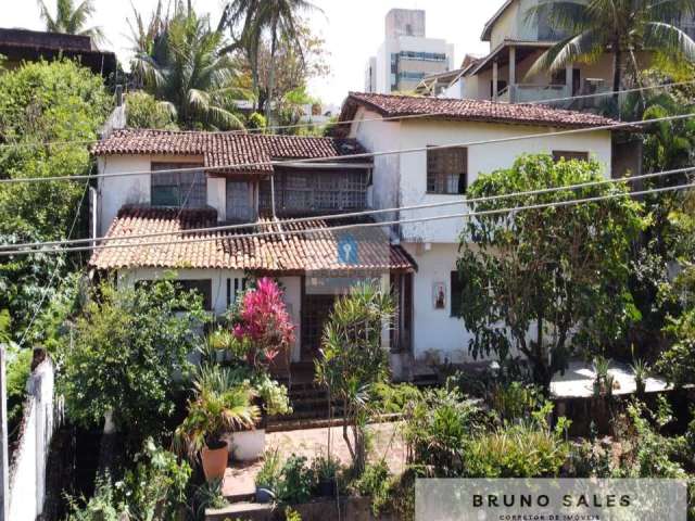 Casa 6 dormitórios sendo 5 suítes, jardim, piscina, 3 vagas, Boca do Rio