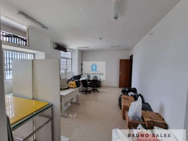 Sala Comercial 1 vaga de garagem, Localizada no Caminho das Árvores, Ed. CEMPRE, 38 M².