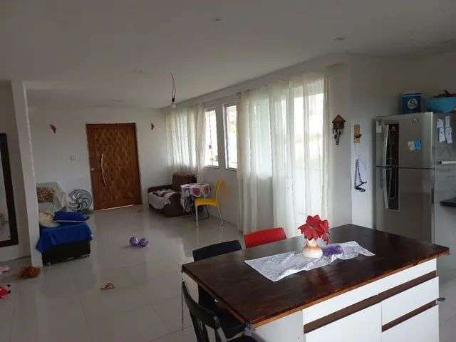 Casa com 7 dormitórios à venda, 240 m²