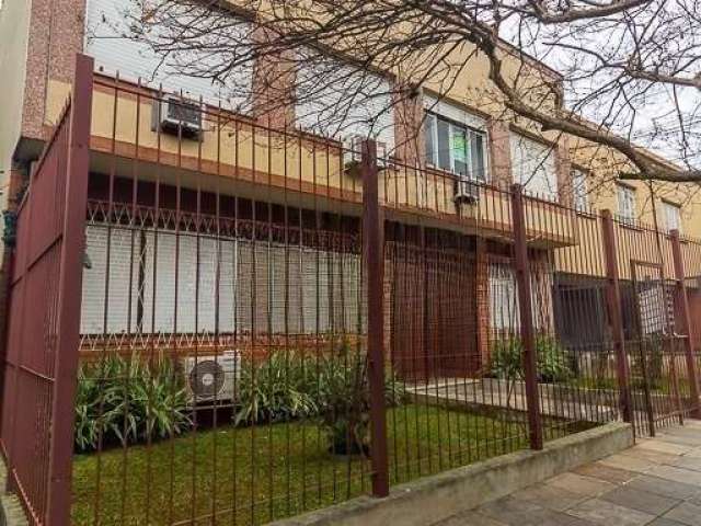 Apartamento de 2 dormitórios, 77 m² de área útil, sala de estar e jantar, cozinha grande, dependência aberta, banheiro social e auxiliar com área de serviço separada, bem iluminado, silencioso, ventil