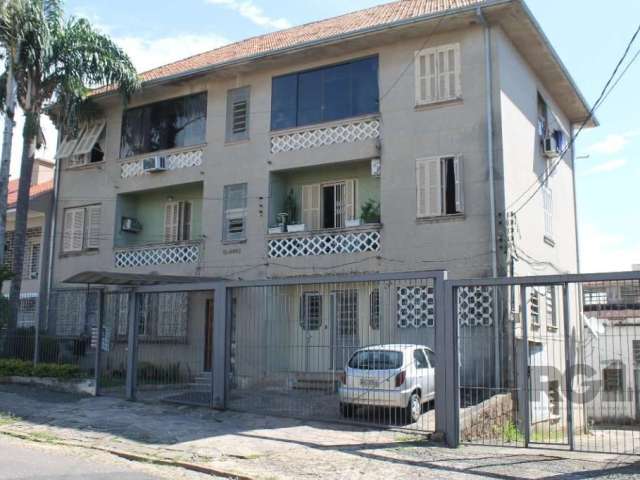 Apartamento amplo de dois quartos  com 79,47 de área privativa no bairro Jardim São Pedro, living 2 ambientes com sacada fechada, copa cozinha com passa pratos e despensa, imóvel iluminado e com venti