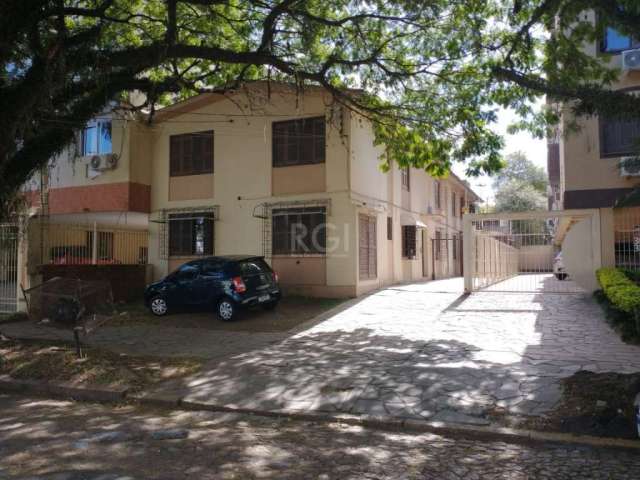 Vende apartamento de 2 dormitórios; banheiro social; cozinha ampla; área de serviço; bem iluminado e ventilado; rua tranquila em região arborizada com muito lazer, segurança e saúde! A poucos passos d