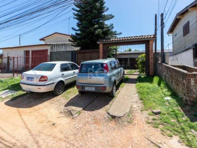 Casa com 2200m ² área privativa, com espaço para deposito , garagem , amplo pátio. &lt;BR&gt;3 dormitório, 1 banheiro social, cozinha , sala de estar, churrasqueira .&lt;BR&gt;&lt;BR&gt;Localizada no 