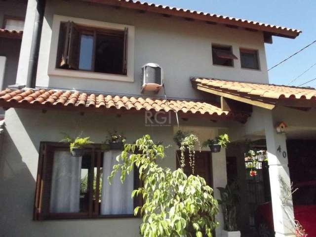 Casa 3 dormitórios, 1 suíte, 1 vaga de garagem, bairro Aberta dos Morros, Porto Alegre/RS.  &lt;BR&gt;  &lt;BR&gt;Neste refúgio familiar, localizado em um bairro sereno e acolhedor, você encontrará um