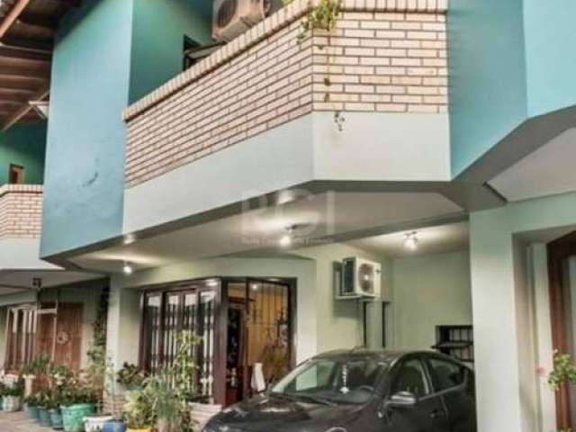 Queres tranquilidade e morar em um condomínio pequeno com um custo bem baixo, temos uma linda casa em condomínio fechado, com 135 m², 3 dormitórios, sendo 1 suíte, 3 banheiros e 1 vagas de estacioname