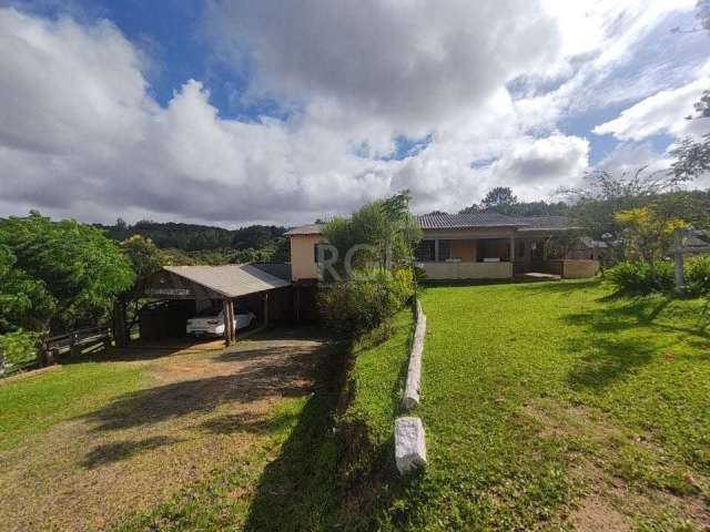 Oportunidade de morar na Capital e com gostinho de Interior...&lt;BR&gt;Lindo Sitio  , com 1 casa  mista, 1 galpão, 1 açudes, &lt;BR&gt;Extensão 2 hectares .&lt;BR&gt;Casa com 2 dormitórios, 1 banheir