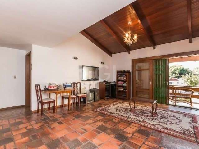 - Casa Padrão -&lt;BR&gt; Vende belíssima residência muito confortável de alto padrão com 3 dormitórios sendo 1 suíte master com closet e hidromassagem e sacada, hall de entrada, living em dois ambien