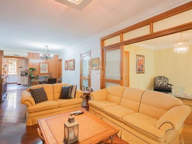 Excelente apartamento 243m², semi mobiliado com 4 dormitórios (3 suítes) no Bairro Mont Serrat. Sendo 1 suíte com banheira de hidromassagem, 2 suítes americanas. &lt;BR&gt;Ampla área social com hall d