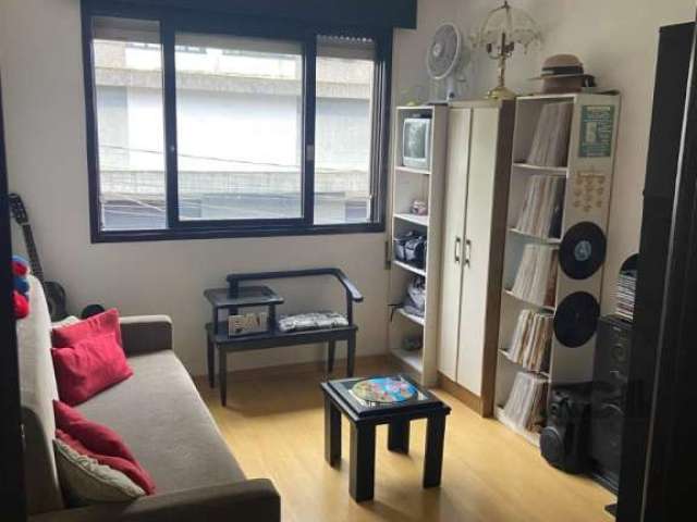 Apartamento de 2 dormitórios, sala, cozinha, banheiro, área de serviço com vaga de garagem escriturada. &lt;BR&gt;Localizado no bairro Cristo Redentor, este encantador apartamento oferece uma moradia 