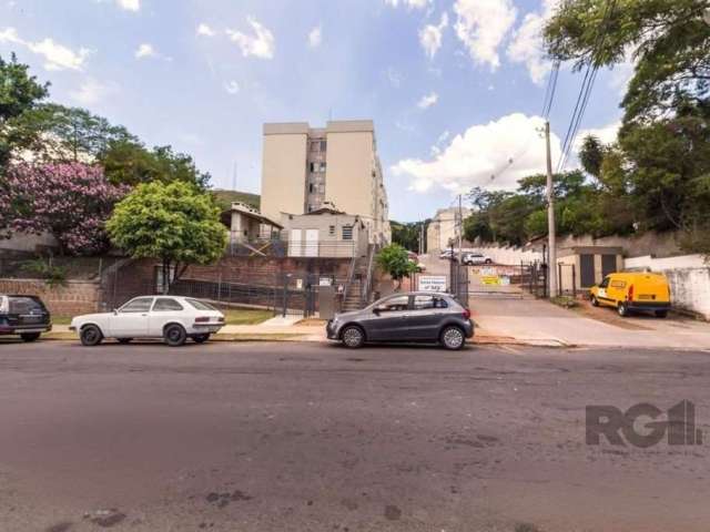 Apartamento à venda no bairro Glória, em Porto Alegre. Com 2 dormitórios, banheiro social, sala de jantar, cozinha, área privativa de 42.8m², área total de 54.53m² e 1 vaga de garagem. O imóvel possui