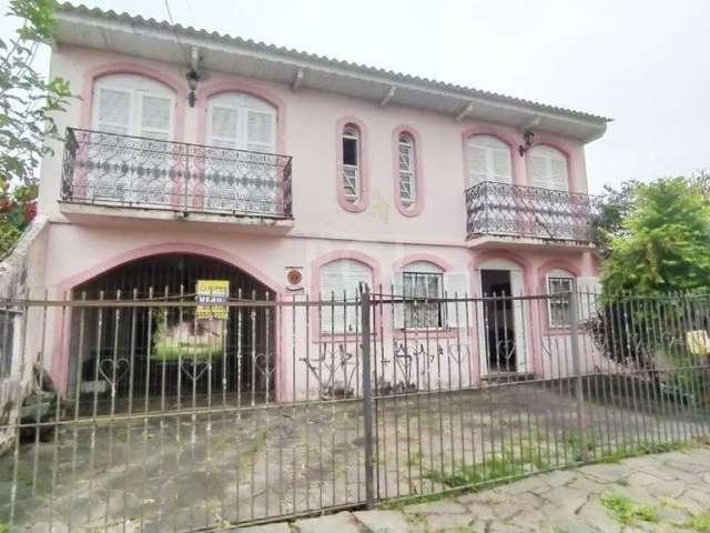 Casa sobrado composta de 3 dormitórios, uma suite, 2 sacadas de frente, living 2 ambientes, copa cozinha ampla, salão de festas com churrasqueira , banheiro social, área de serviço, lavabo, garagem co