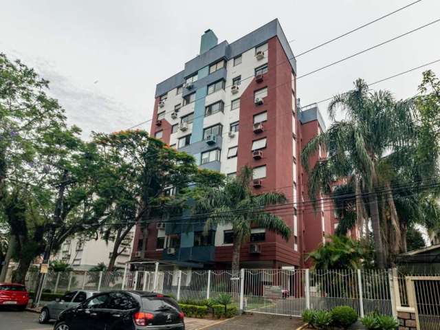 Apartamento com 90 m², localizado no bairro São João, no 9º andar. Imóvel com 3 dormitórios sendo 1 suíte, sala de estar/jantar, cozinha americana, churrasqueira, banheiro social, área de serviço e pi