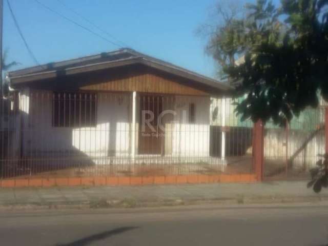 Ótima Casa 3 Dormitórios em terreno medindo 10 X 30. Está em fase final de inventário. Não financia.