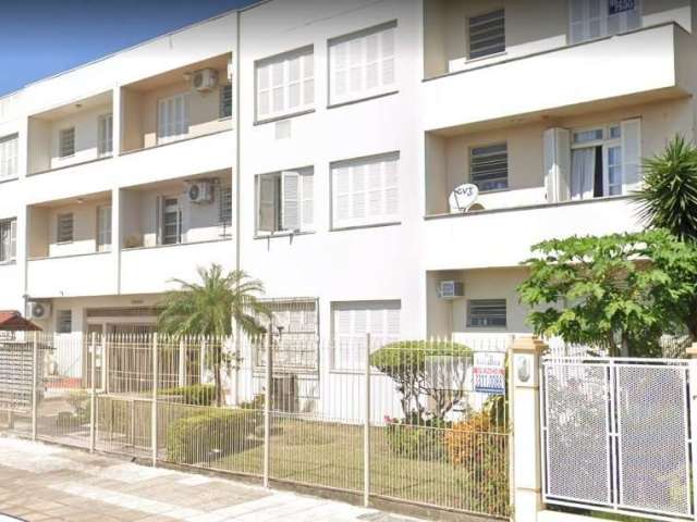 Excelente apartamento 3 dormitórios, de frente, 1 lance de escada, com 2 sacadas sendo uma de frente e a outra lateral, reformado, elétrica nova, Sala enorme 24m², quarto principal com móveis planejad