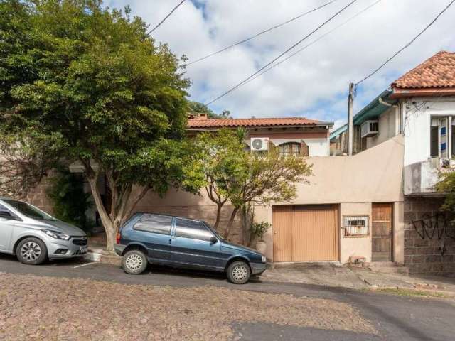 Sobrado de esquina com possibilidade para comercial e residencial.&lt;BR&gt;Excelente localização.&lt;BR&gt;Vamos visitar?&lt;BR&gt;Aguardo sua ligação.