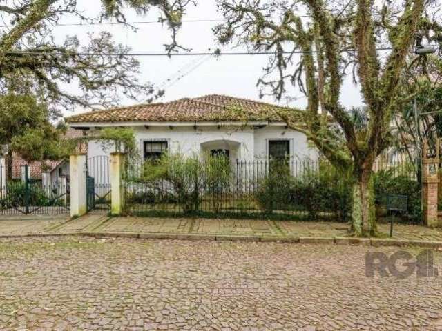 Casa com 3 dormitórios, 153 m² no bairro Vila Conceição, zona sul de Porto Alegre/RS.&lt;BR&gt;&lt;BR&gt;Charmosa residência estilo rústico, no bairro Vila Conceição, com 03 dormitórios, living para 0