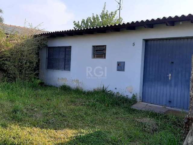 Terreno com 10x40, com uma casa, 1dormitorio, Sala cozinha Ampla, com churrasqueira, banheiro, Ótima localização para ponto comercial perto do mercado Asun da Ponta Grossa, próximo a parada  ônibus, l