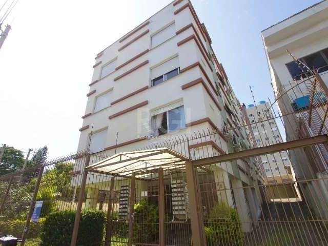 Vende no bairro passo da areia, apartamento de 1 dormitorio, 1 lance de escada, mobiliado, 2º andar de frente, reformado a 1 ano com 1 vaga de estacionamento escriturada, em condomínio pequeno a pouco