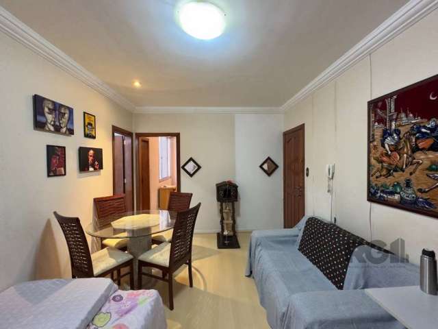 Apartamento semimobiliado de 39m², 1 dormitórios, living, cozinha com móveis planejados, área de serviço integrada e 1 banheiro.&lt;BR&gt;&lt;BR&gt;Prédio totalmente restaurado na fachada e internamen