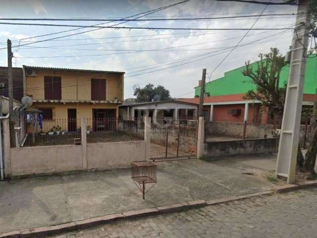 Sobrado  em um Terreno 10X24,  Parte baixo do sobrado alugado a 5 anos. por R$ 600,00, Um Dormitório, ,Sala, cozinha, banheiro e lavanderia, garagem fechada. 80m2  Parte superior  Dois dormitórios, ,s