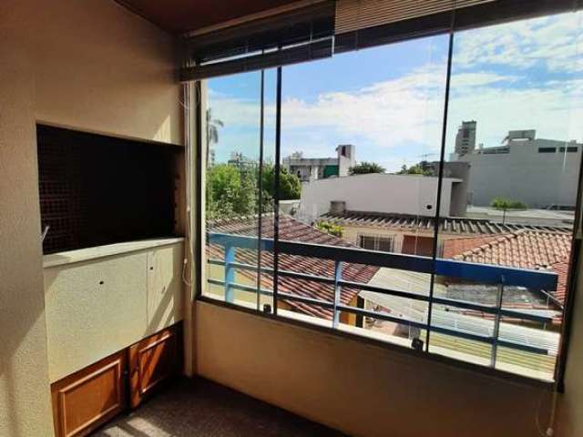 Apartamento desocupado no bairro Santana em Porto Alegre. 2 dormitórios, living 2 ambientes, SACADA com churrasqueira, banheiro social, silencioso, ensolarado. Cozinha sob medida, lavanderia separada.