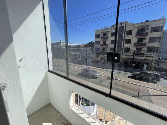 Barbada! Apartamento próximo ao Bourbon da Assis e AV. Dom Pedro II, no bairro São João, com 2 dormitórios, cozinha e área de serviços grandes, 2 banheiros e Sacada, mais um pátio externo privativo na