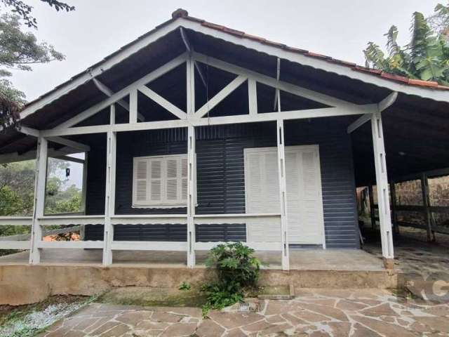 Casa mista à venda com 2 dormitórios e terreno grande, no bairro Vila Nova em Porto Alegre RS, zona sul. Documentação ok, escriturada, com matrícula.&lt;BR&gt;&lt;BR&gt;Terreno com 725m². &lt;BR&gt;&l