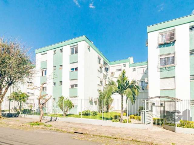 Apartamento localizado no bairro Vila Ipiranga, com 42m² no 3º andar, fundos. Imóvel com 1 dormitório, sala de estar/jantar, cozinha, banheiro social, área de serviço e pisos em cerâmica e parquet. Co