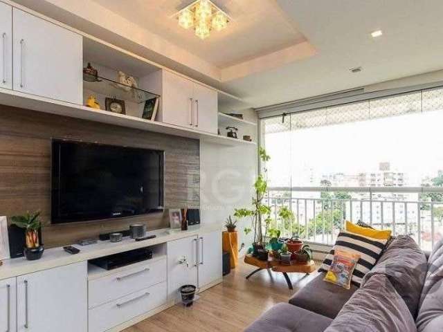 Apartamento com 3 dormitórios, sendo 1 suíte, no Jardim Lindoia. Andar alto com linda vista, amplo living 3 ambientes ensolarado e super bem ventilado, sacada integrada com churrasqueira e Cozinha com