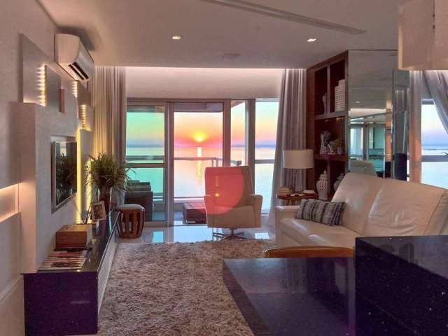 Residence Du Lac, localizado dentro do complexo Barra Shopping Sul, este loft super moderno é um lugar incrível para se viver. Com uma vista deslumbrante para o Guaíba e um pôr do sol maravilhoso, voc