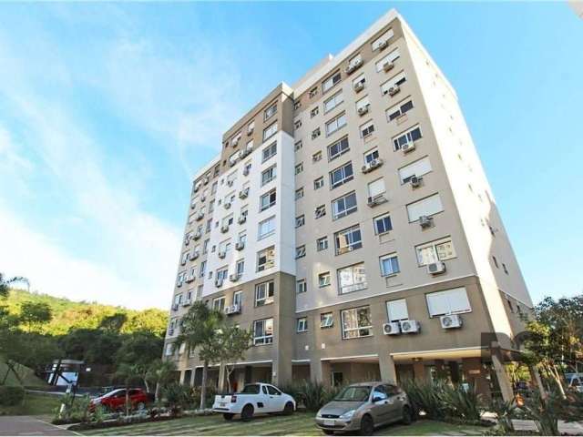 Apartamento semi mobiliado de 3 quartos (dormitórios) transformados em 2 dormitórios, suíte com closet, churrasqueira e 2 vagas de garagem (box duplo) no bairro Jardim Carvalho em Porto Alegre.&lt;BR&