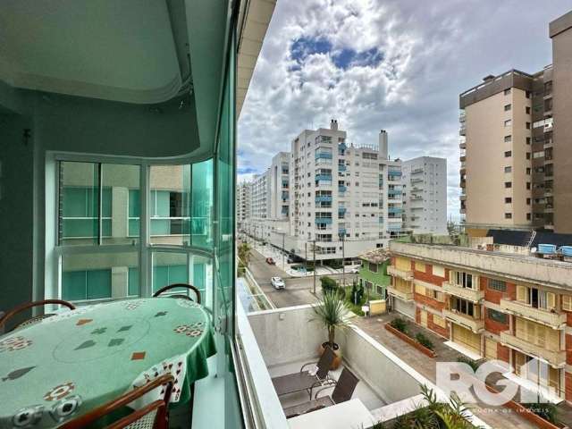 Belíssimo apartamento 3 dorms à venda Rua Guaraci, Centro - Capão da Canoa&lt;BR&gt;Imóvel com linda vista a 1 quadra do mar.&lt;BR&gt;Apartamento de frente para o mar,  semimobiliado,  Possui 111,85m