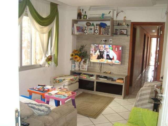 Apartamento de três (3) dormitórios, semimobiliado ,com vista para o Guaíba, todo reformado recentemente.Móveis sob medida, banheiro social, banheiro auxiliar, acabamento e sancas em gesso, inclusive 