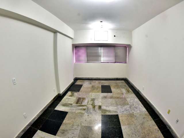 Vendo sala comercial no Caminho das Arvores