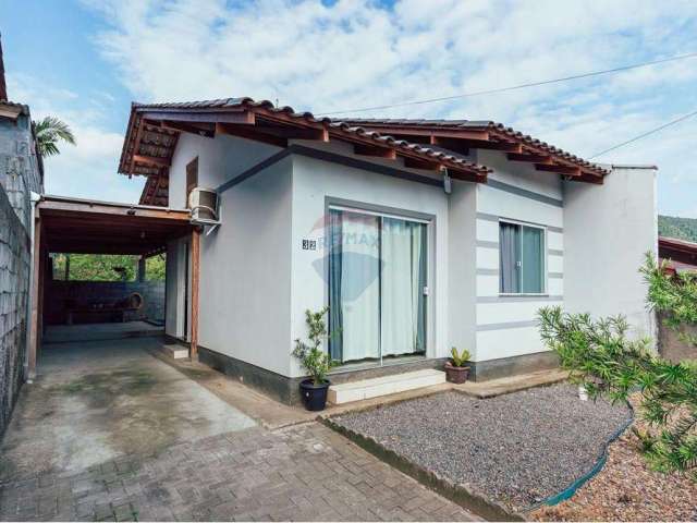 Casa à venda em Indaial com piscina no Bairro Estrada das Areias