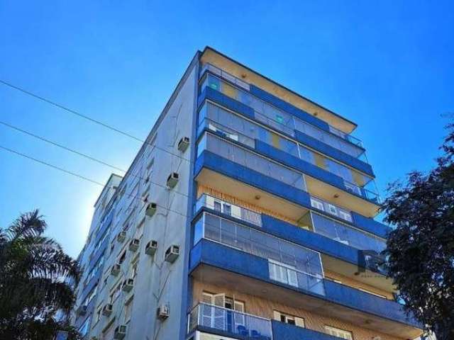 Vendo apartamento 03 dormitórios com garagem no Bairro Floresta em Porto Alegre.  &lt;BR&gt;&lt;BR&gt;Muito espaço em 147m2 privativos. Sala com piso em parquet,  ensolarado, de frente com 1 vaga de g