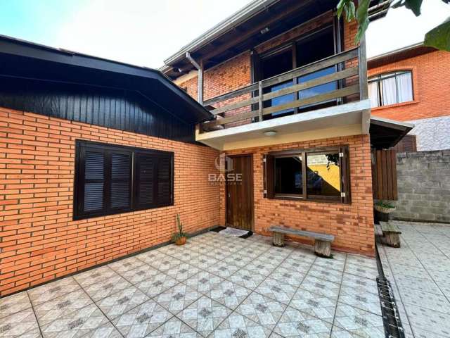 Casa com 4 quartos à venda na Rua Stefano Vergani, 289, Cruzeiro, Caxias do Sul, 237 m2 por R$ 800.000