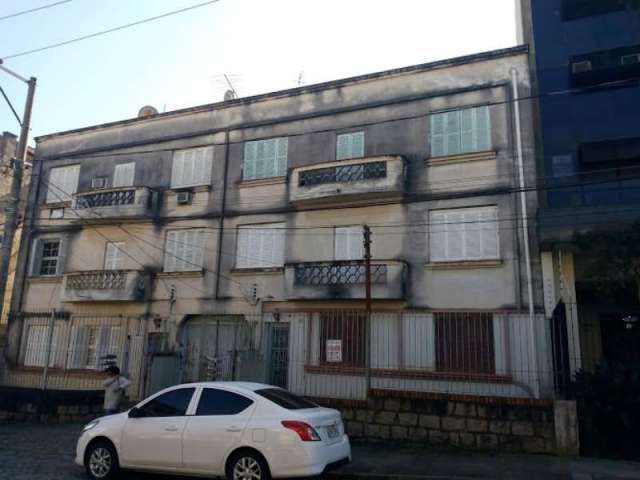 Lindo apartamento no Bairro São João, com  110m² privativos, 3 dormitórios, sala grande, cozinha espaçosa, banheiro amplo com ventilação direta, sacada nos dormitórios,  sala de cozinha com garagem co