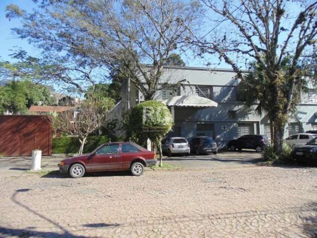 Excelente Área / pavilhão em área urbana com espaço de estacionamento para visitantes e diversas salas e nichos diferenciados para comércio em geral.&lt;BR&gt;Proprietário baixou esta liquidando R$ 3.