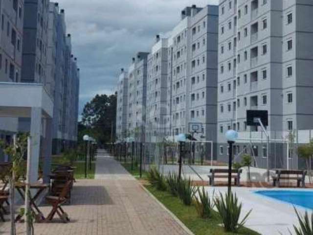 Lindo Apartamento em Condomínio Clube, com 2 dormitórios, 1 banheiro, sala, cozinha, lavanderia e sacada com churrasqueira. o Condomínio conta com uma infraestrutura completa, piscina adulta e infanti