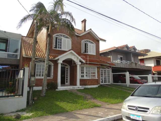 Casa seis dormitórios, suíte, beira-mar, 234m2.&lt;BR&gt;Casa com 6 dormitórios, estilo americana, com vista para o mar. Pavimento térreo: 02 dormitórios  (sendo 01 suíte), 01 banheiro social, sala de