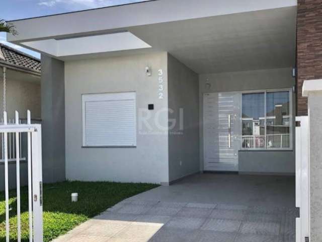 Casa dois dormitórios, uma suíte, piscina, frente mar, próximo à avenida a beira-mar.&lt;BR&gt;Casa de 2 dormitórios, 01 suíte, sala de jantar, sala de estar, cozinha americana, lavabo, área de serviç