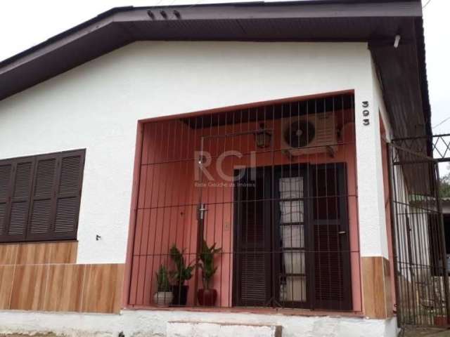 Casa à venda em São Lucas, Viamão - RS&lt;BR&gt;Casa à venda na Rua dos Coqueiros, São Lucas. Com 2 dormitórios, 1 banheiro. Área privativa de 52m² e área total de 66m². Localizada em um bairro tranqu