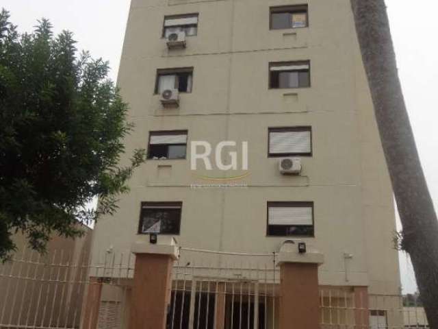 Excelente apartamento de 03 dormitórios( 01 suíte),amplo, living dois ambientes, sacada com churrasqueira, cozinha, piso laminado, vaga dupla coberta. Bem arejado e ensolarado.&lt;BR&gt;Edifício com e