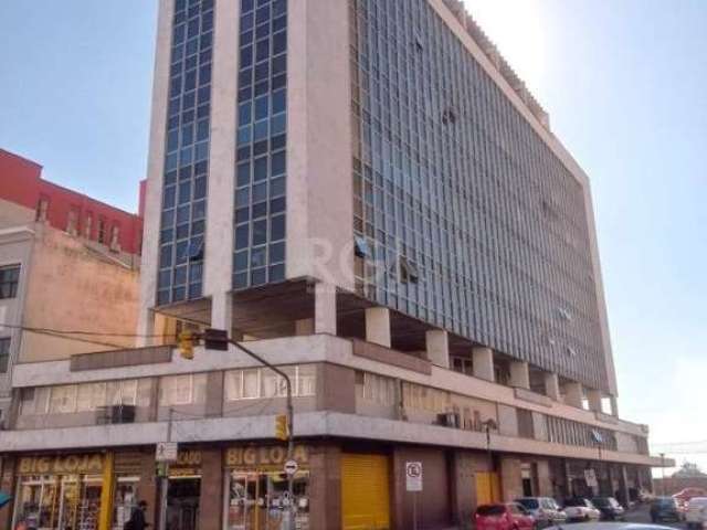 Sala comercial duplex no bairro Moinhos de Vento em Porto Alegre. Próximo ao GNU, no miolo com 102m2, 1 vaga escriturada. Sala comercial ensolarada, de fundos, silenciosa, na parte térrea com 3 salas,