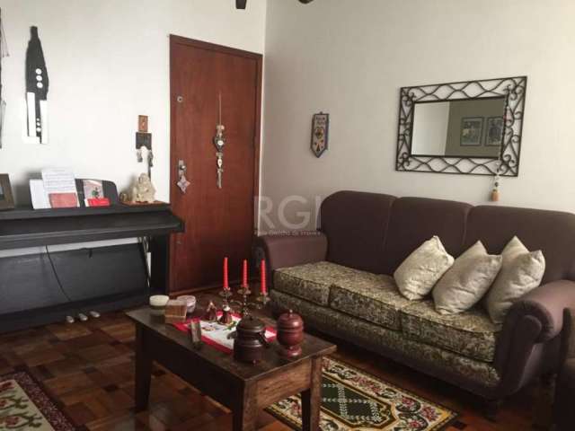 APARTAMENTO 2 QUARTOS RIO BRANCO PORTO ALEGRE&lt;BR&gt;A uma quadra do Hospital de Clínicas e todos os serviços na Protásio. Com living, 2 quartos, banheiro, copa cozinha montada, área de serviço com 